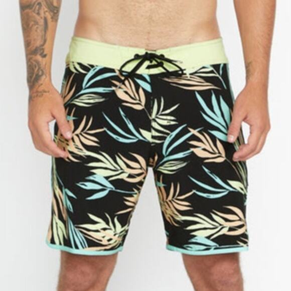 Volcom Boardshorts Swim Trunks Peach Palm Leaf Print 4 Way Stretch Size 31 NWT - Picture 1 of 13